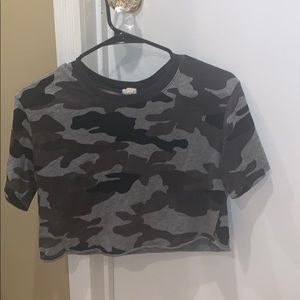 garage cropped camo t-shirt